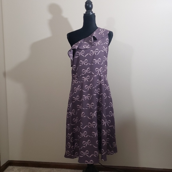 Banana Republic Factory Dresses & Skirts - Banana Republic One Shoulder Bow Print Dress Banana Republic Factory Dresses & Skirts - Banana Republic One Shoulder Bow Print Dress